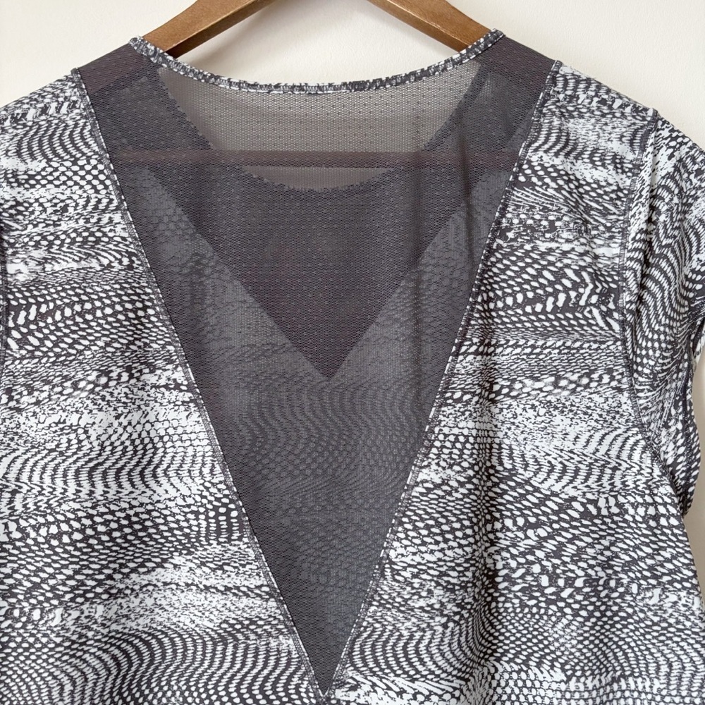 Lululemon For The Run Top Medium Swerve Vapor Metal Grey - Picture 5 of 8